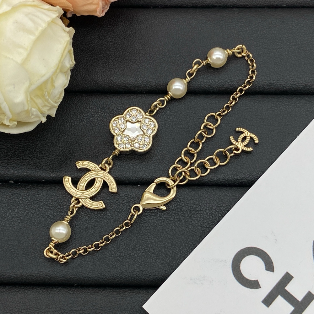 CEM498 New Arrive Fashion Hot Sale with Big Diamond Pearl Hand braceletfor Woman Jewelry To Choose Gift