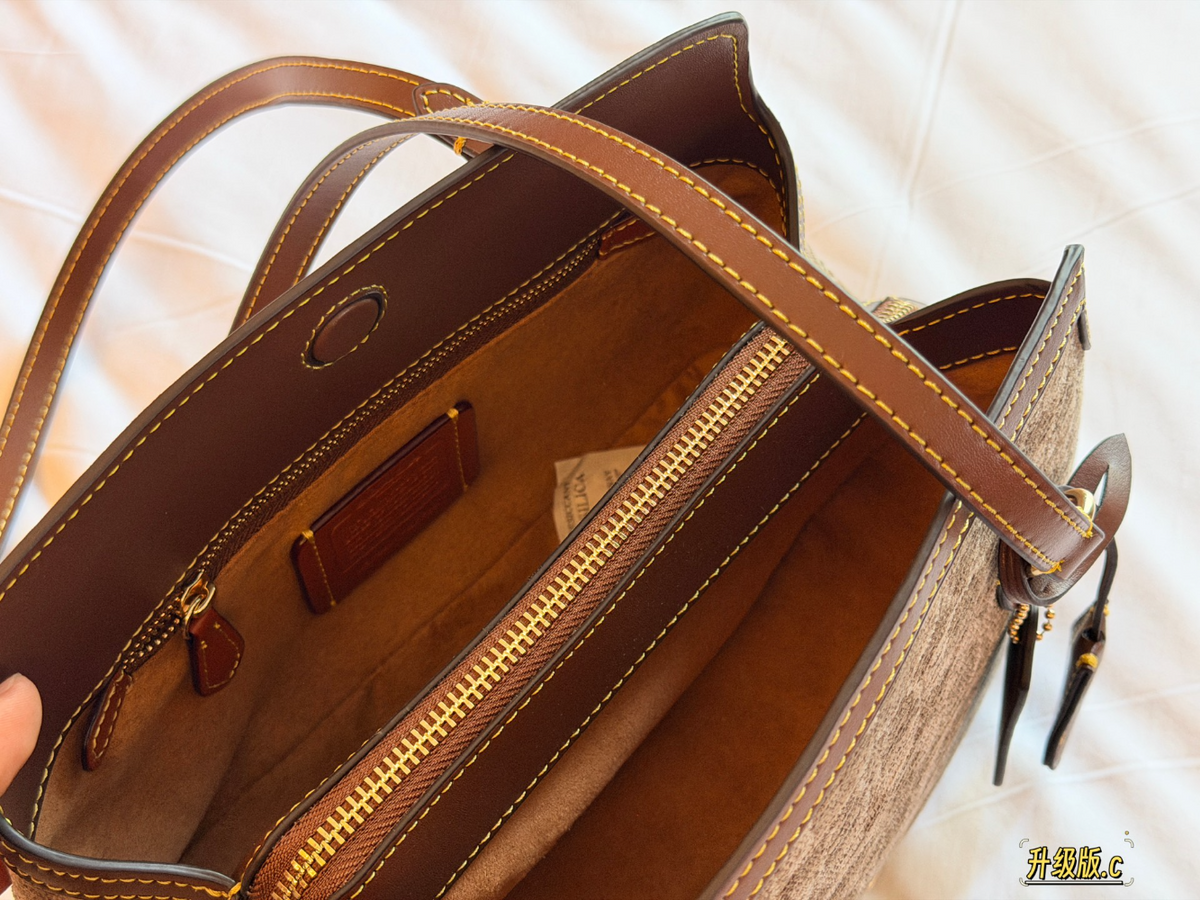 COEM17  New arrive fashion caramel color bag for woman beautiful gift to choose 28*16cm