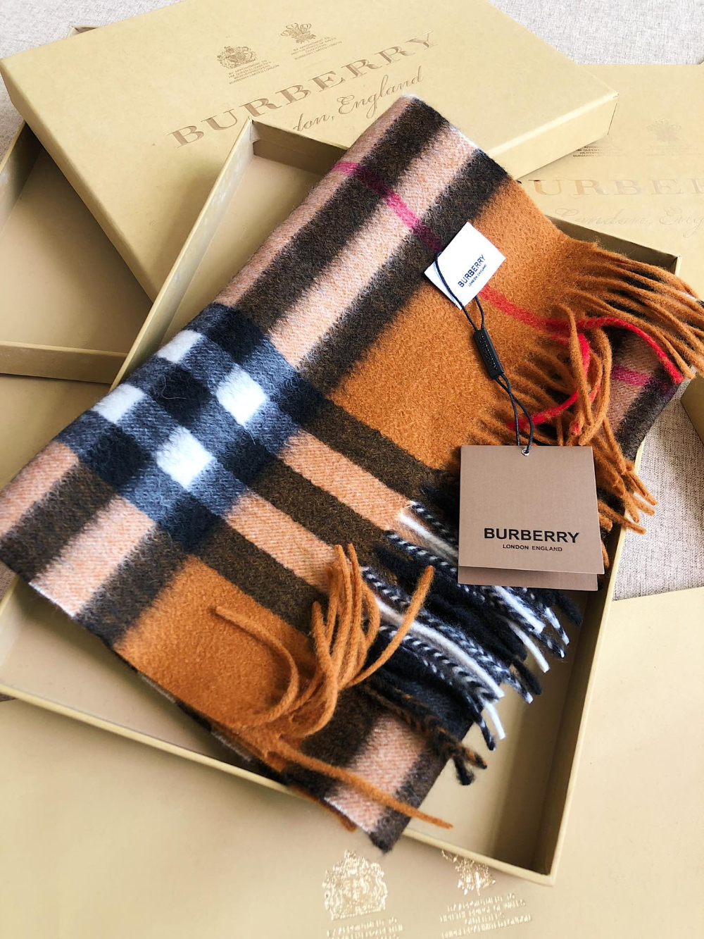 BUEM55 new arrive  Hot sale black pink brown color fashion beautiful  scarf  for woman gift  to choose 130*180