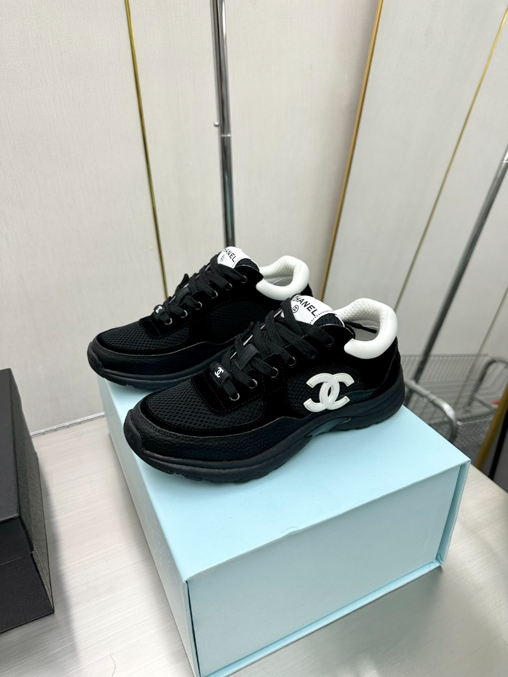 CEM229 New arrive fashion black and white shose for woman men beautiful gift to choose gift