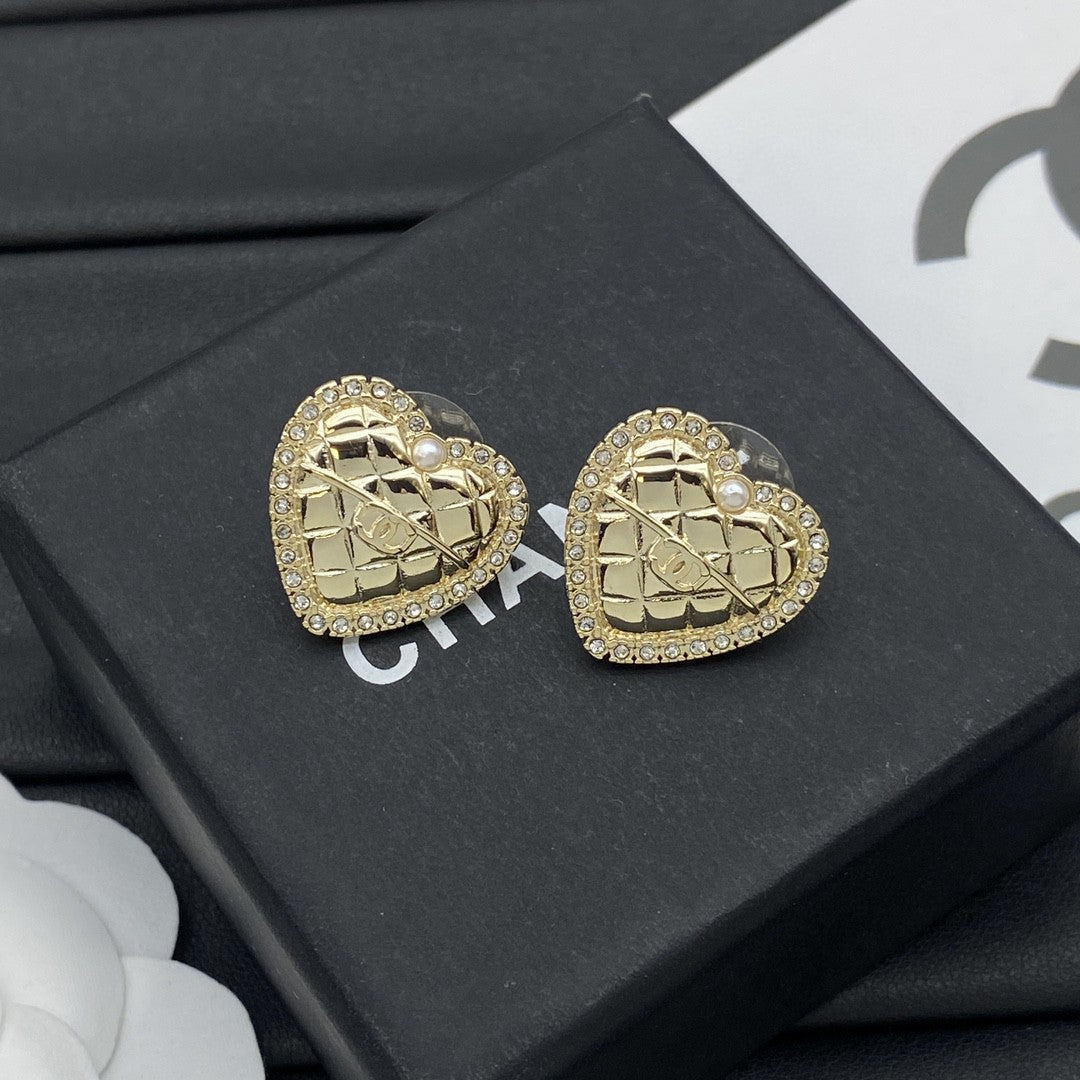 CEM215 New Arrive Fashion  Hot Sale  with Diamond Heart Earring  for Woman Jewelry 2 Color To Choose Gift