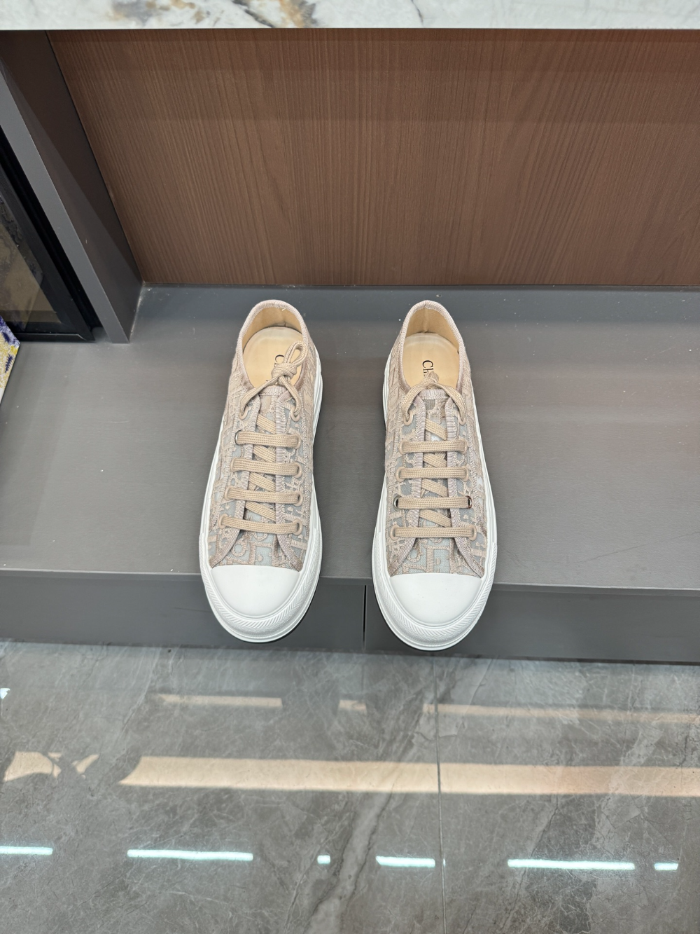DEM319 New arrive classic fashion black blue beige color  shose for woman lover shose color  beautiful gift to choose Thickness 4.5 CM
