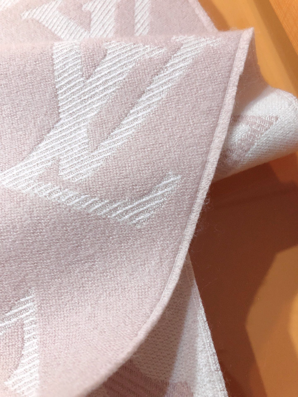 LEM647 new arrive  Hot sale black pink yellow blue color fashion beautiful  scarf  for woman gift  to choose