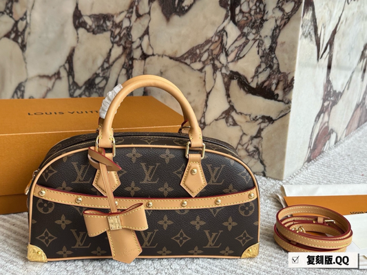 LEM517 New arrive fashion white brown bag for woman hands bag beautiful gift to choose gift 27*19cm
