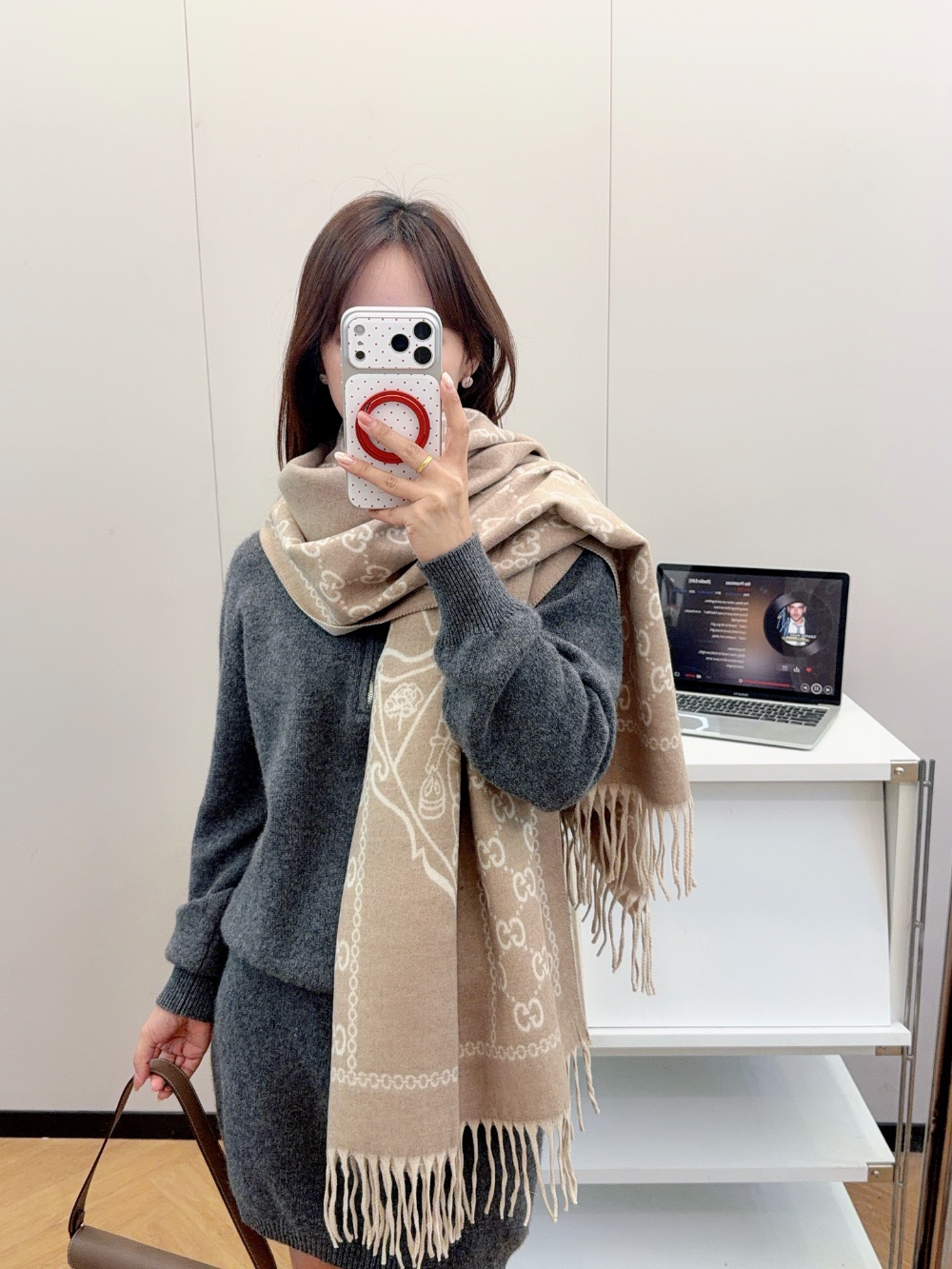 GEM194 new arrive  Hot sale  brown dark gray red khaki color fashion beautiful  scarf  for woman gift  to choose size 180*60cm