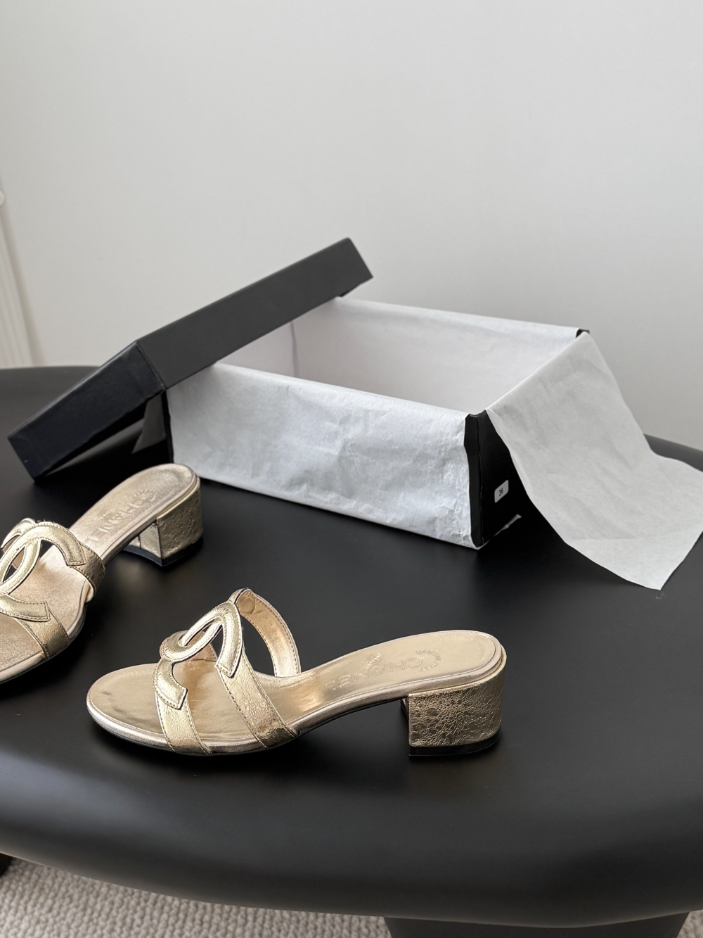 CEM312 New trendy slippers featuring a simple double-ring design are elegant and versatile perfect for summer and available in multiple colors