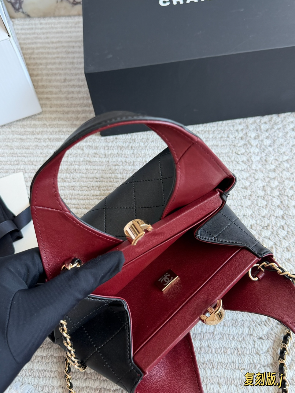 CEM309 New arrive fashion black white  pink red  Light camel color  khaki bag for woman hands bag beautiful gift to choose gift 23*25cm