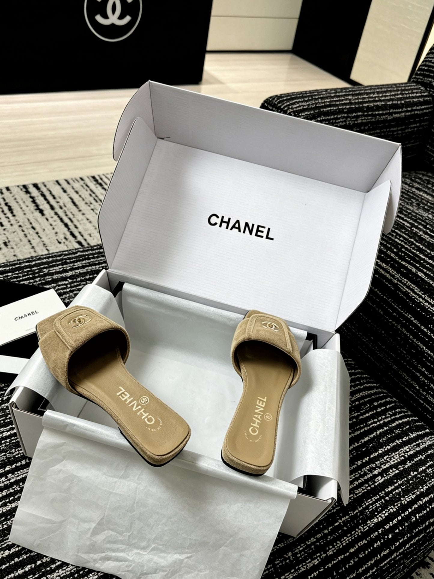 CEM260 New arrive fashion black and white color shose for woman beautiful Slippers gift to choose