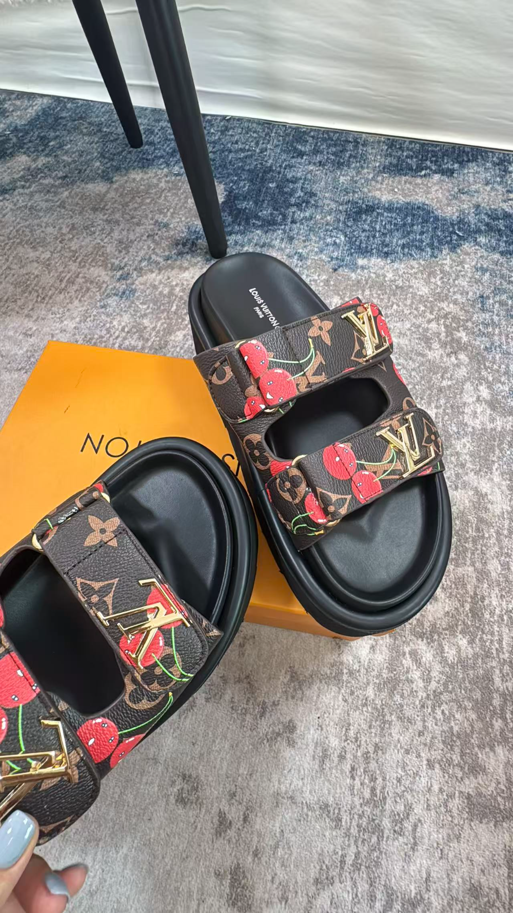 LEM501 New arrive fashion black white shose for woman beautiful Slippers gift to choose