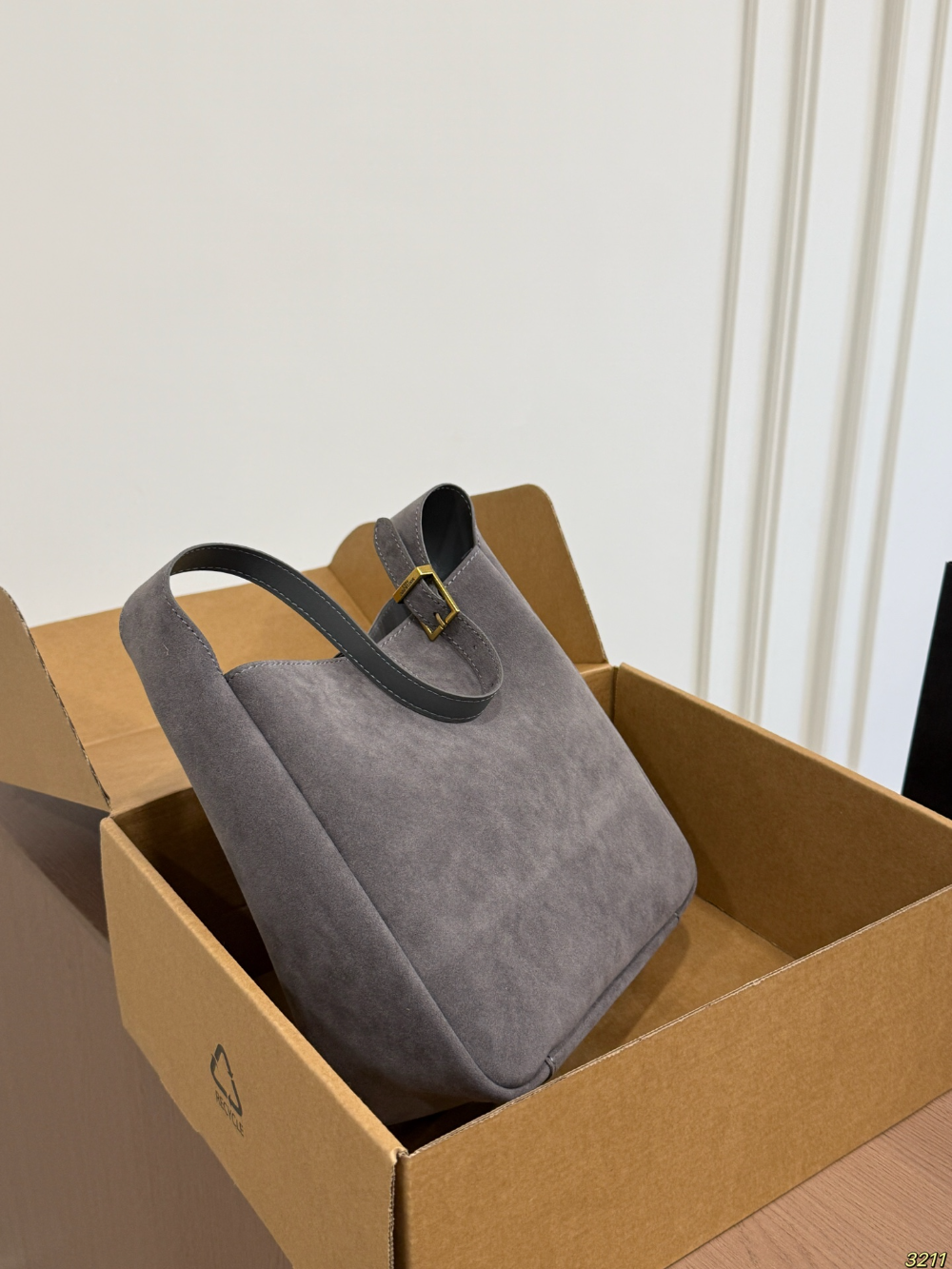 YLEM32 New arrive fashion grey black khaki bag for woman hands bag beautiful gift to choose gift 22x22cm