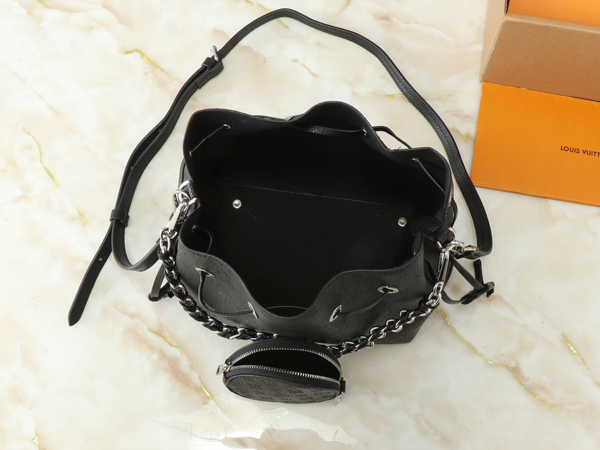 LEM636 New arrive fashion black pink khaki yellow bag for woman hands bag beautiful gift to choose gift  19 x 22 x 14 cm