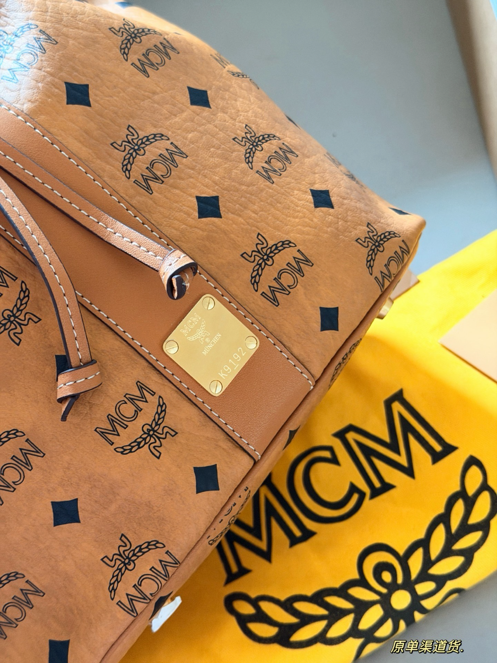 MCM05 New arrive fashion white black  pink brown bag for woman hands bag beautiful gift to choose gift 22*26cm