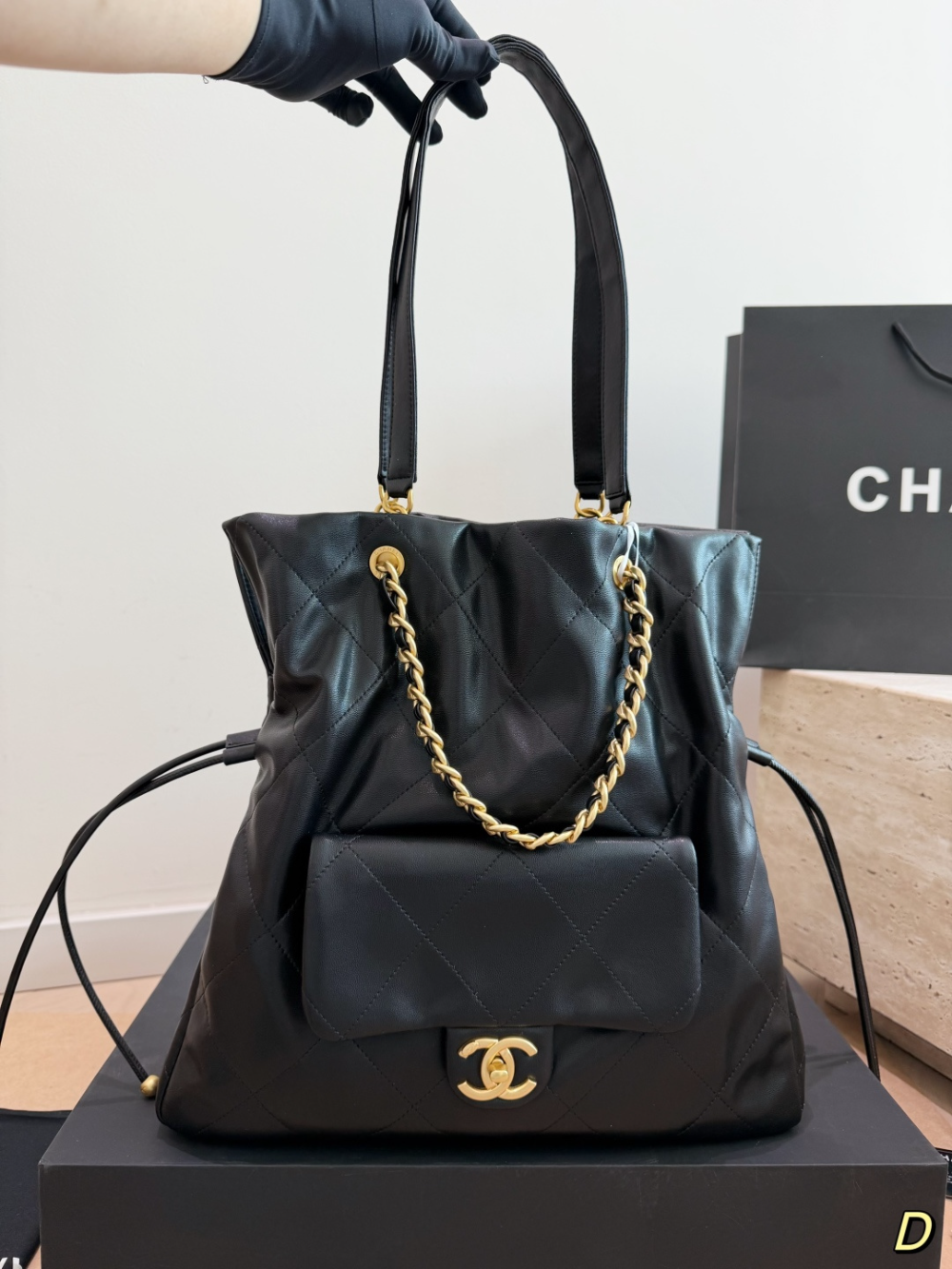 CEM489 New arrive fashion black  white red khaki bag for woman hands bag beautiful gift to choose gift 33*32cm