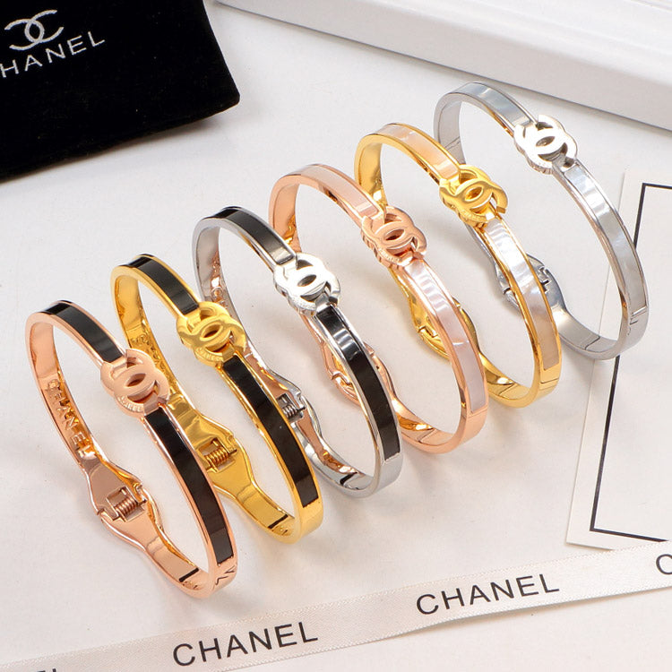 CEM201 Fashion Titanium Steel Design Shell Bracelets Charm for Women Gold Jewelry