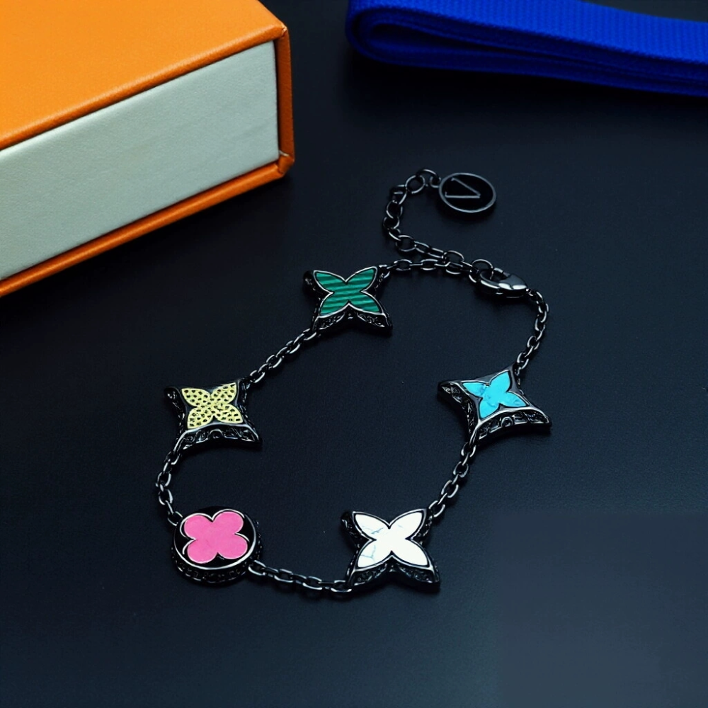 LEM468 New trendy multi-color four-leaf collar chain bracelet personalized luxury high-end accessory available as a gift option