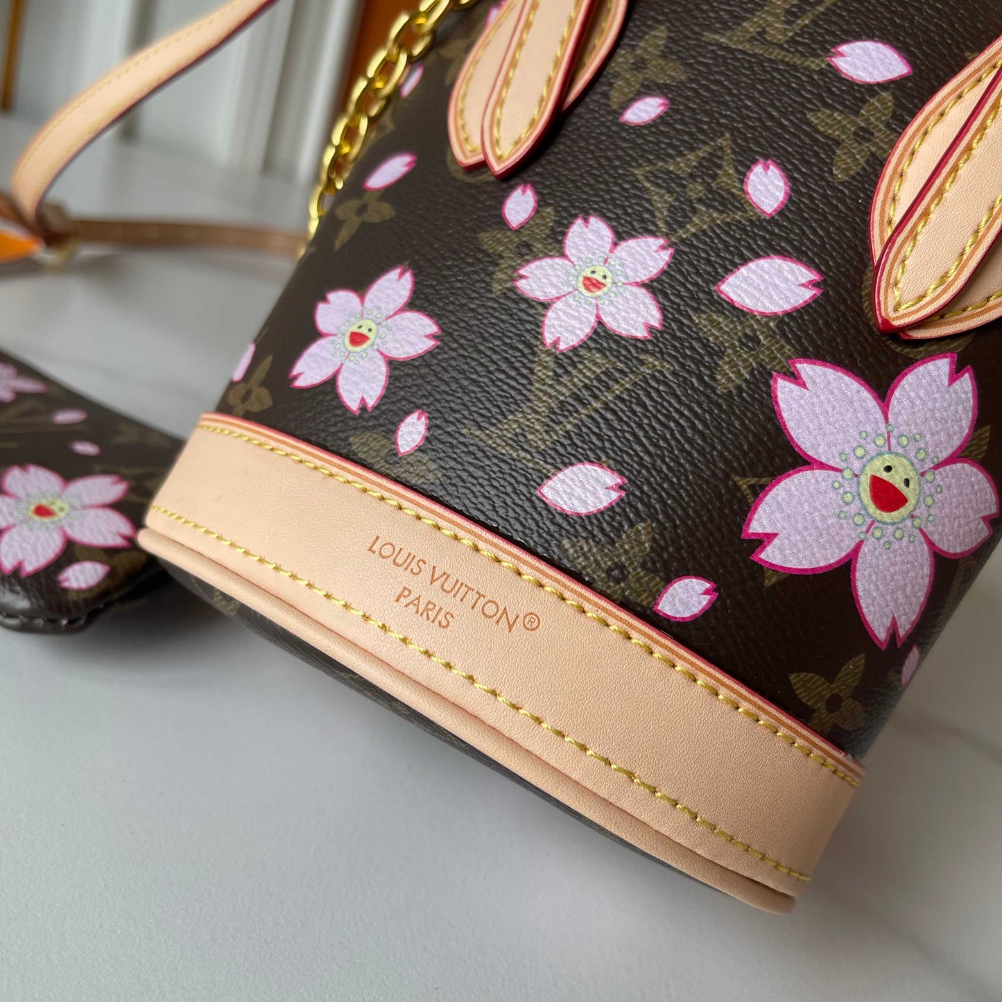 LEM344 New arrive fashion good brand cute small hand bag for woman girls beautiful gift to choose gift 22*13*4cm
