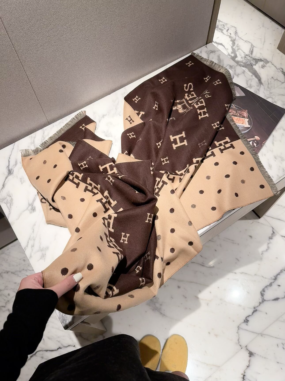 HEM148 new arrive  Hot sale brown blue grey red color fashion beautiful  scarf  for woman gift  to choose