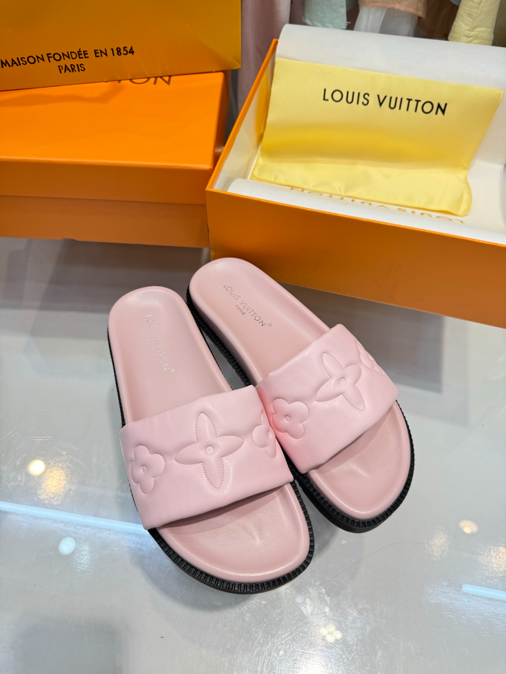 LEM452 New fashionable white black pink women's shoes men's shoes available in various colors beautiful slippers excellent gift items