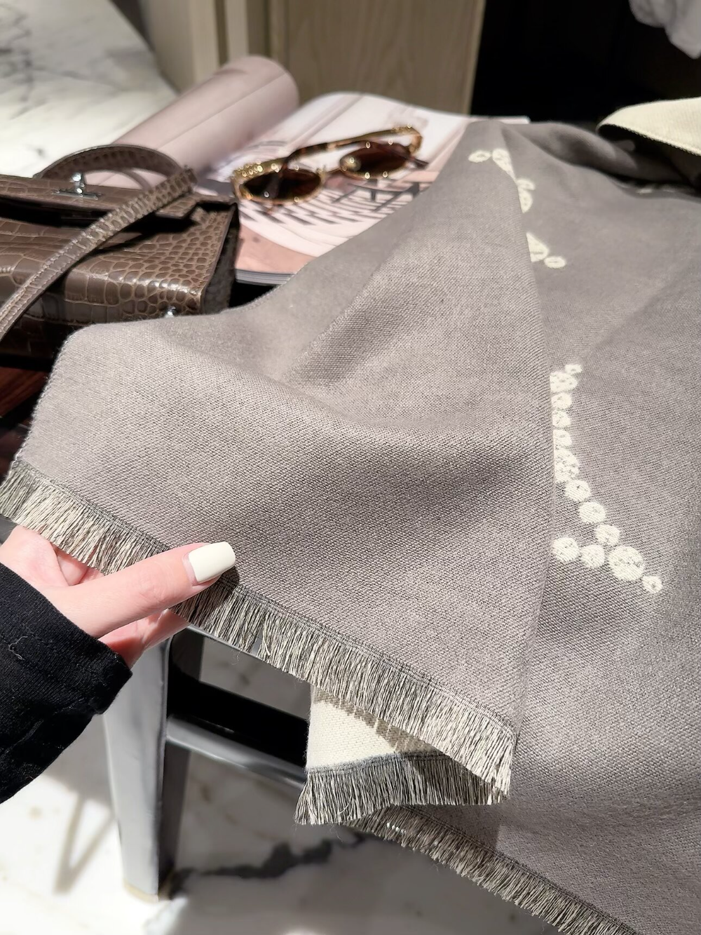 LEM616 new arrive  Hot sale brown black blue grey red color fashion beautiful  scarf  for woman gift  to choose