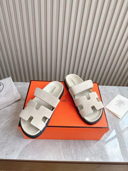 HEM103  Designer Women Slippers Sandals Shoes for Women White Color Shoes Regular Customer Wholesale Price