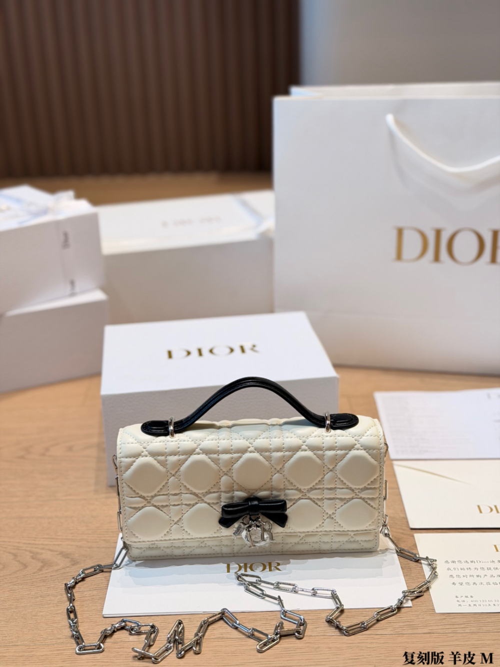 DEM315 New arrive fashion white black brown blue pink red yellow bag for woman hands bag beautiful gift to choose gift 22 *12cm
