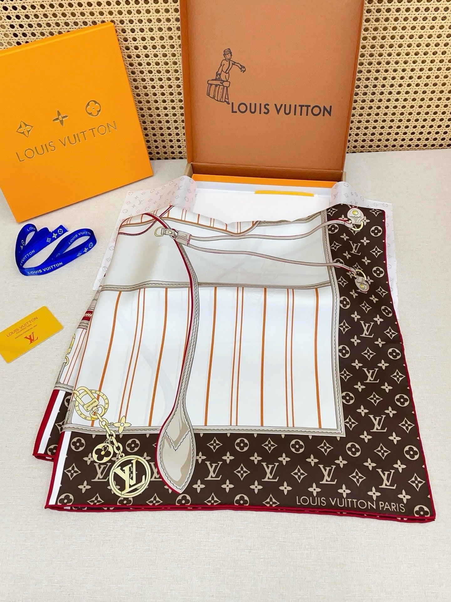 LEM441 new arrive Hot sale brown color fashion beautiful scarf for woman gift to choose size  90*90cm
