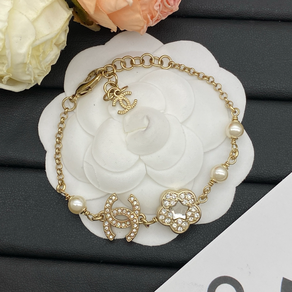 CEM498 New Arrive Fashion Hot Sale with Big Diamond Pearl Hand braceletfor Woman Jewelry To Choose Gift