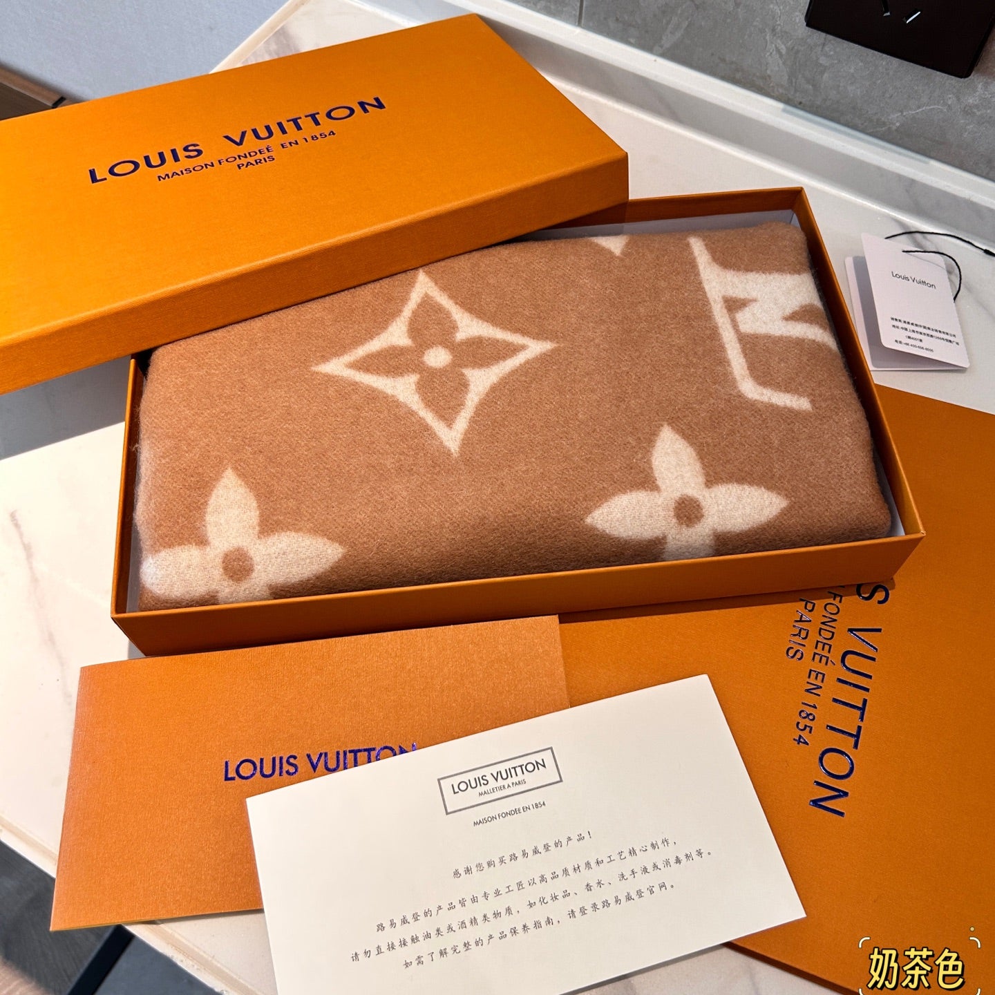 LEM326 new arrive Hot sale  black red gray color fashion beautiful scarf for woman men  gift to choose