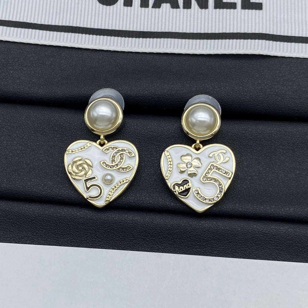 CEM209  New Arrive Fashion  Hot Sale  with Diamond Heart Earring  for Woman Jewelry To Choose