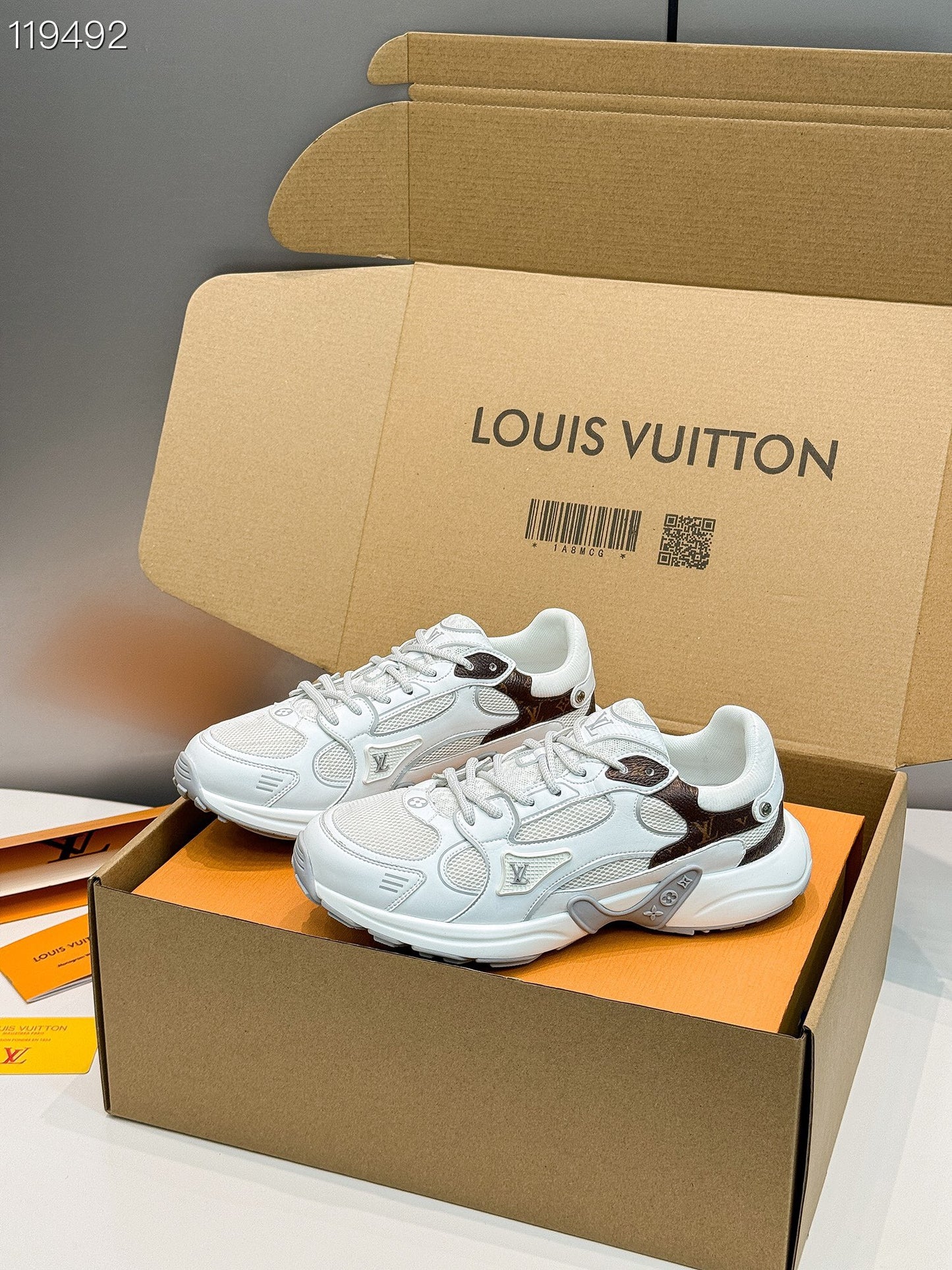 LEM260 designer shoes for running shoes men women Triple Black White shoes