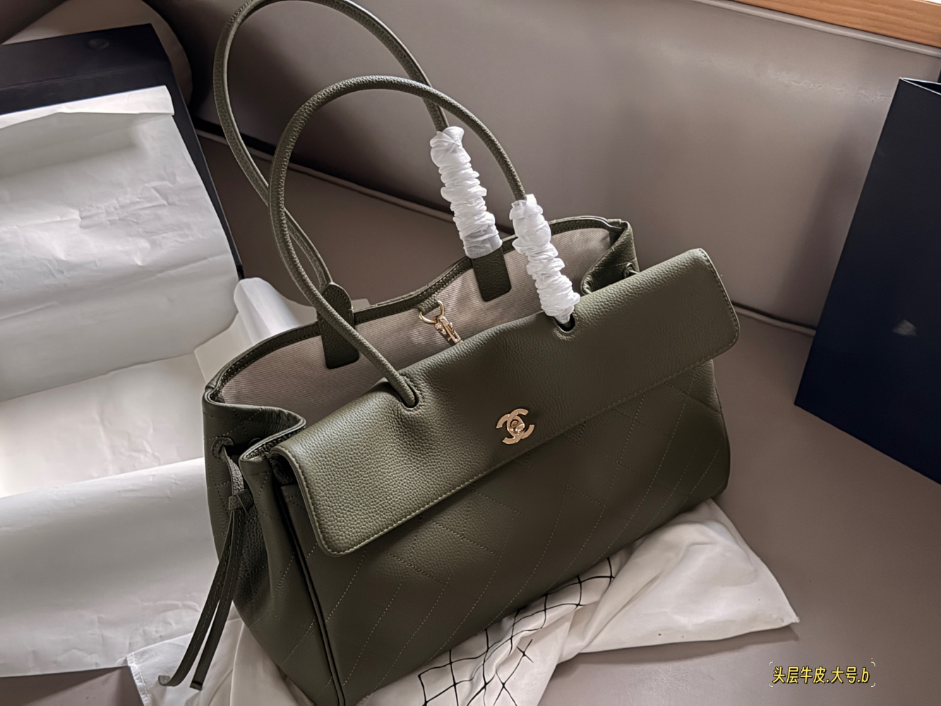 CEM289 New arrive fashion black red green brown bag for woman hands bag beautiful gift to choose gift 38*25cm