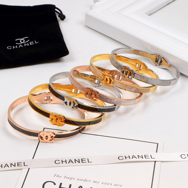 CEM201 Fashion Titanium Steel Design Shell Bracelets Charm for Women Gold Jewelry