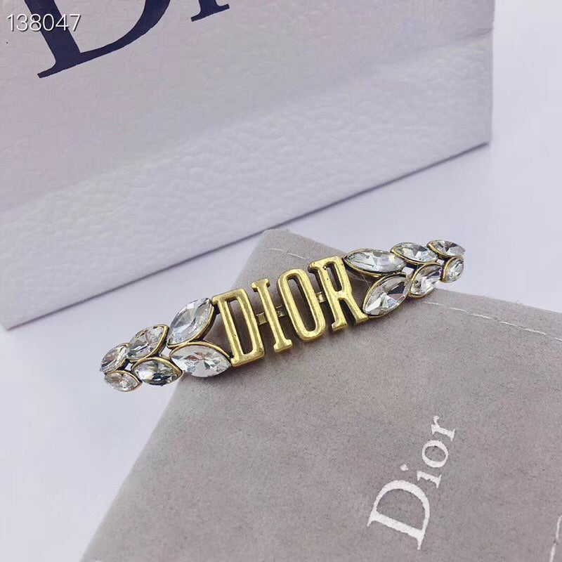 DR-34 New Fashion Brand Stainless Steel Jewelry Design Letter Crystal Stud Brooch For Women Gold