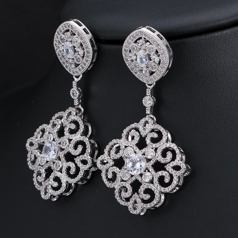 CEM02 Hot Sale Fashion Luxury Super Glitter Crystal Beautiful blue and red color Earrings For Women Jewelry