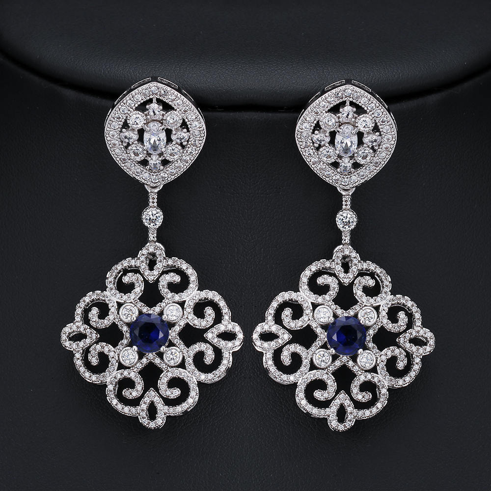 CEM02 Hot Sale Fashion Luxury Super Glitter Crystal Beautiful blue and red color Earrings For Women Jewelry