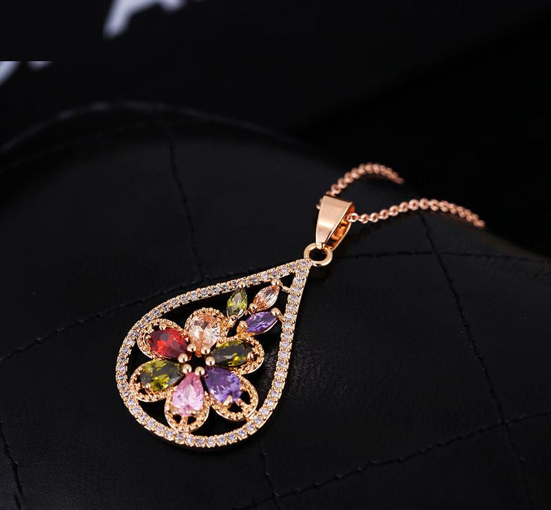 CREM11 New Fashion Luxury Pendant Flower Necklace For Women Color Crystal Retro Necklace Jewelry Birthday Gift